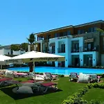 Liona & Otel