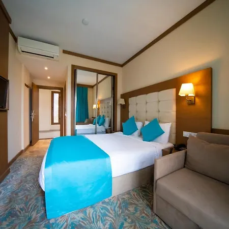 Liona & 3* Gundogan (Bodrum)