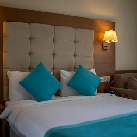 Liona & Ξενοδοχείο Gundogan (Bodrum)