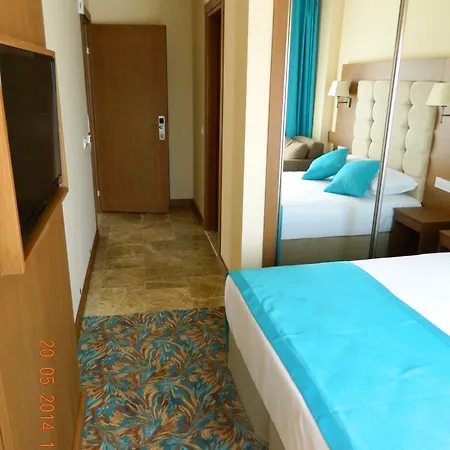 Liona & 3* Gundogan (Bodrum)