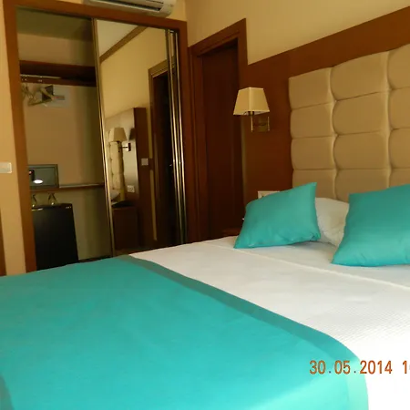 Liona & Hotel