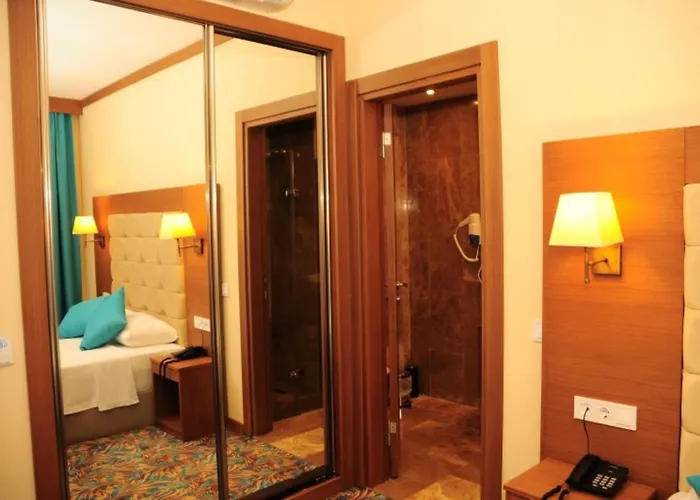 Hotell Liona & 3*