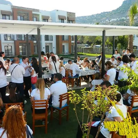 Liona & 3* Gundogan (Bodrum)