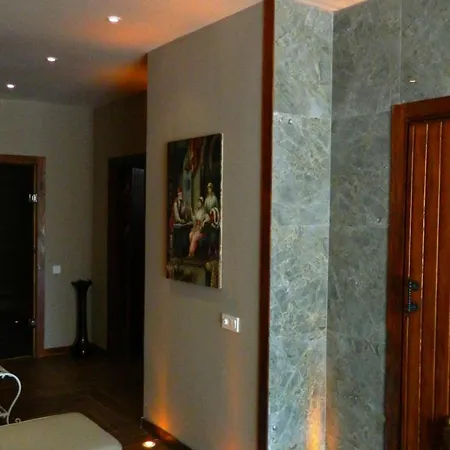 Otel Liona & 3*